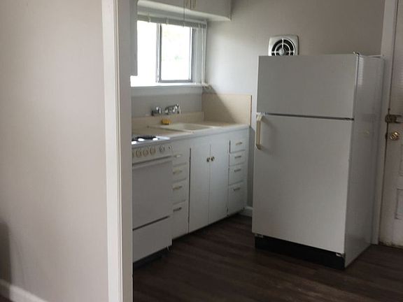 3rd image of 318 1/2 NW 40th St