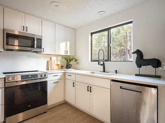 5th image of 15638 Sherrie Way