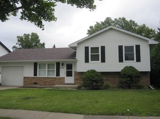 735 Patton Dr, Buffalo Grove, IL 60089