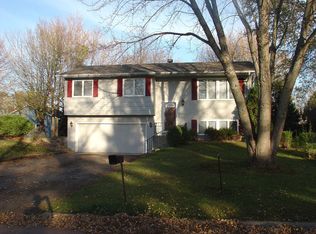 612 Bluejay Ave, Mayer, MN 55360