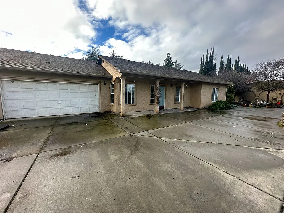 2351 N Buhach Rd