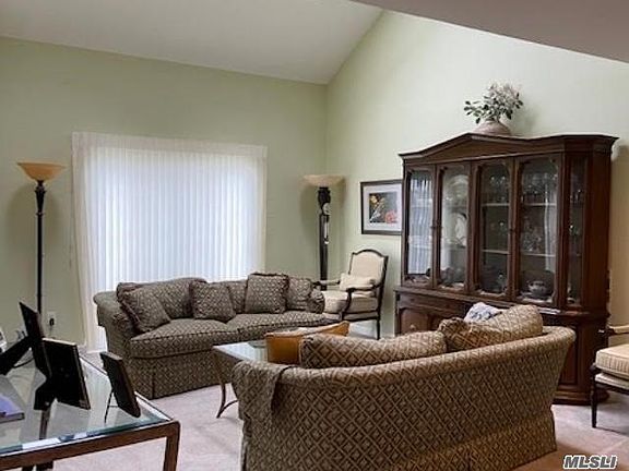 5th image of 18 Lakeview Ct