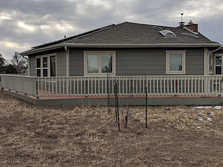 3 bed, 2.5 bath, 2700 sqft, $3,200 — Photo 3