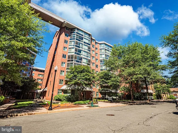 1024 N Utah St APT 721, Arlington, VA 22201