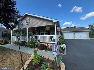 18 Orchard Ave, Carlisle, PA 17015
