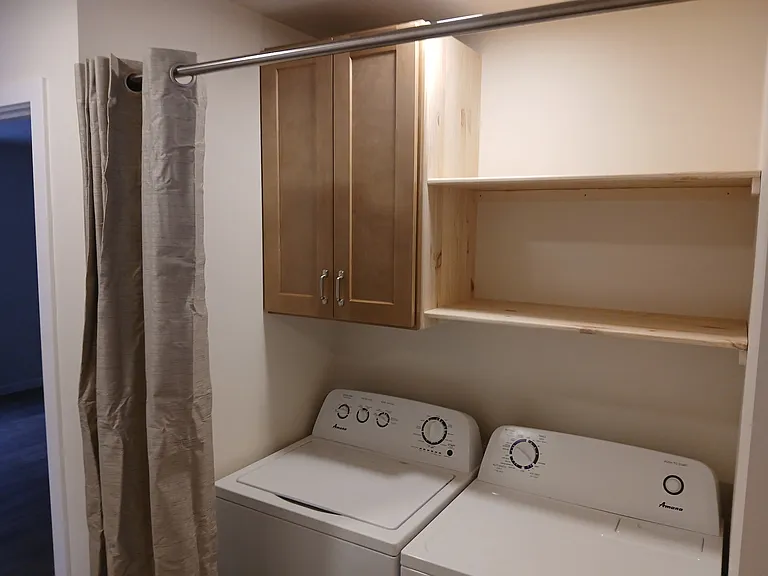 735 Cedar Ave SE — Photo 10