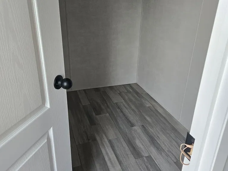1435 Oak St — Photo 2