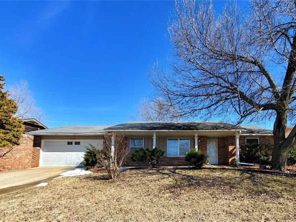 1208 Guinn Ln, Bartlesville, OK 74006