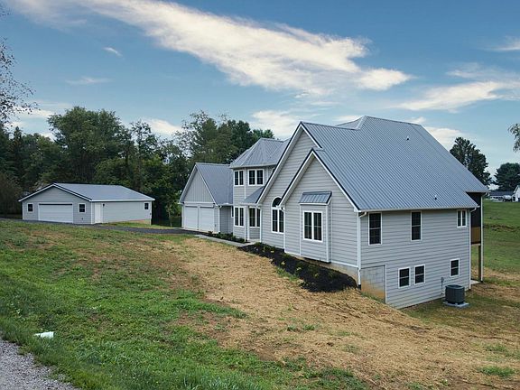 4th image of 2296 Lupine Ln