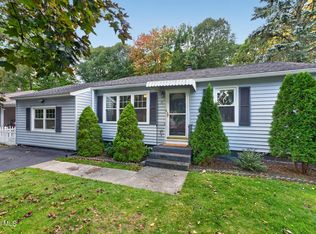 17 Richards Dr, Albany, NY 12205