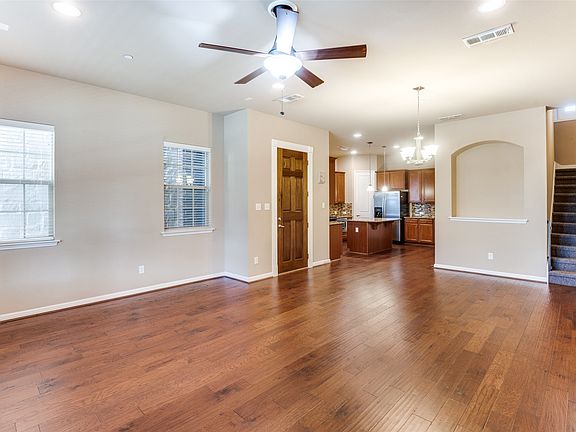 4th image of 1915 Luther Rd