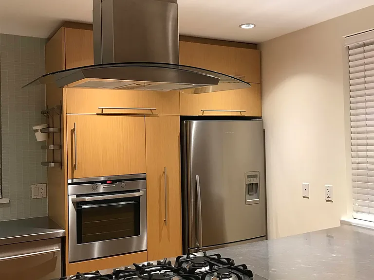 295 W 12th Ave — Photo 6