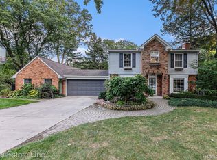 3576 Beach Rd, Troy, MI 48084