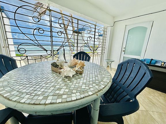 3rd image of 107 Granada Del Mar