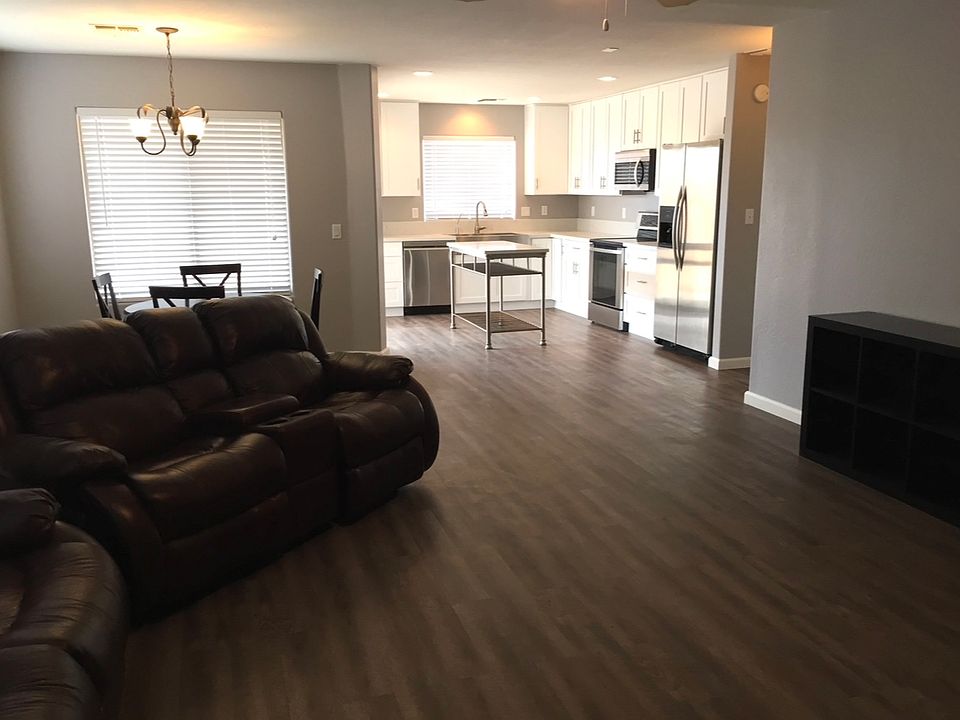 1st image of 33131 N Hidden Canyon Dr