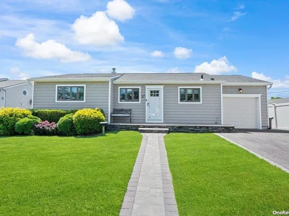 27 Cynthia Lane, Plainview, NY 11803