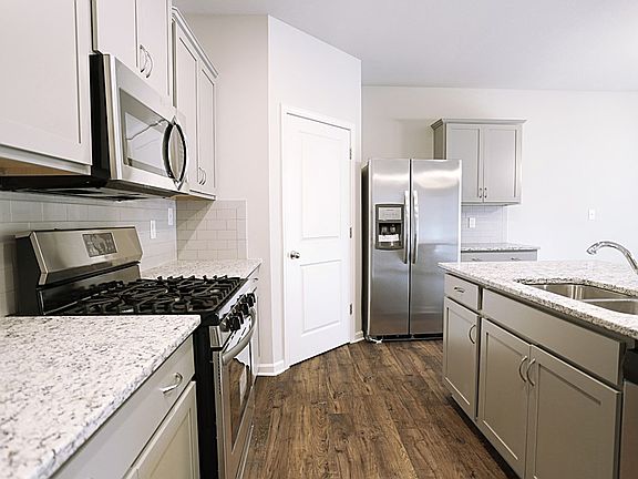 3rd image of 5070 Salt Spray Cir