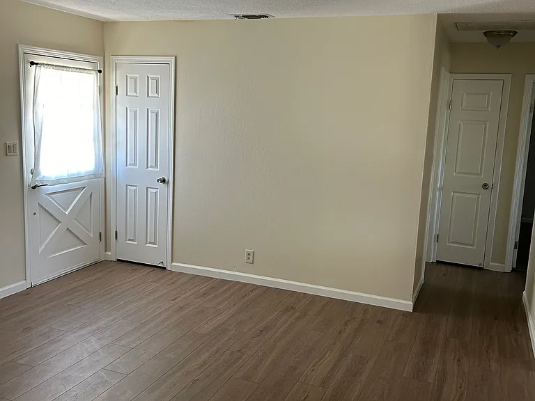 1517 Oak Tree Dr — Photo 13