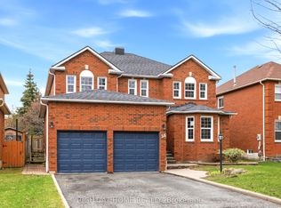 36 Ravenview Dr, Whitby, ON