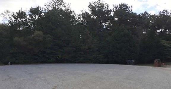 2nd image of 200 Green Meadow Ln