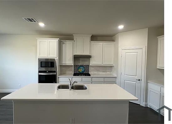 4th image of 1725 Green Valley Way