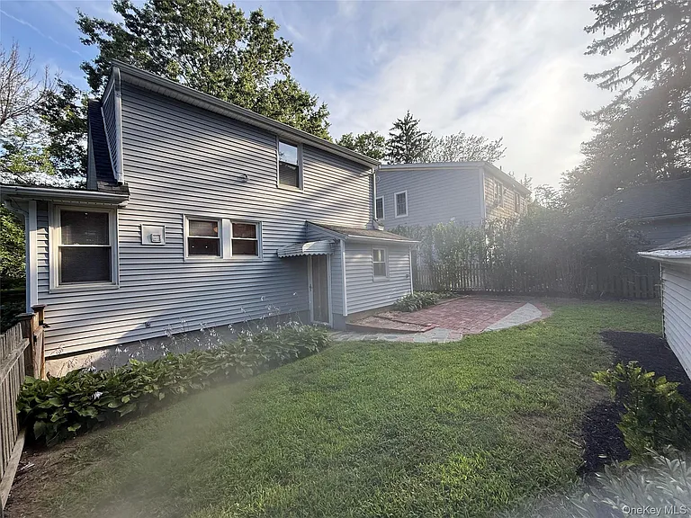 24 8th Ave — Photo 30