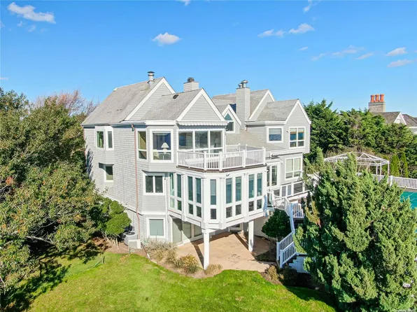 15 Stacy Drive, Westhampton Beach, NY 11978