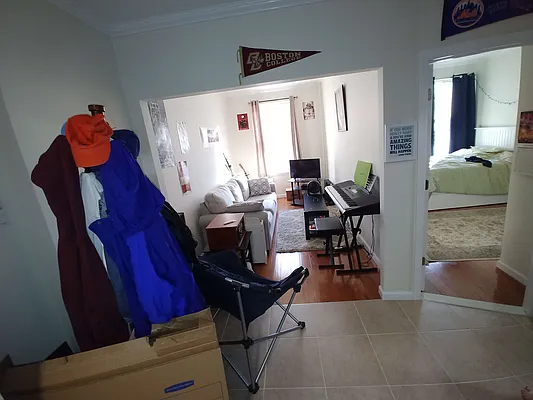 Rented by Halvatzis Realty | media 3