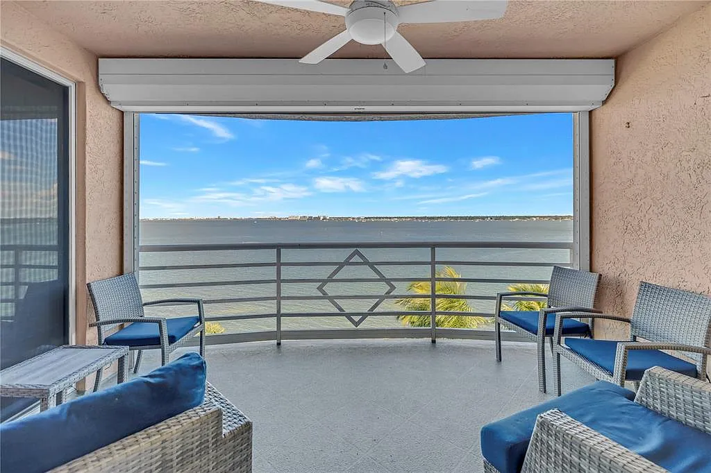 2 bed, 2.0 bath, 1516 sqft, $4,700 — Photo 4