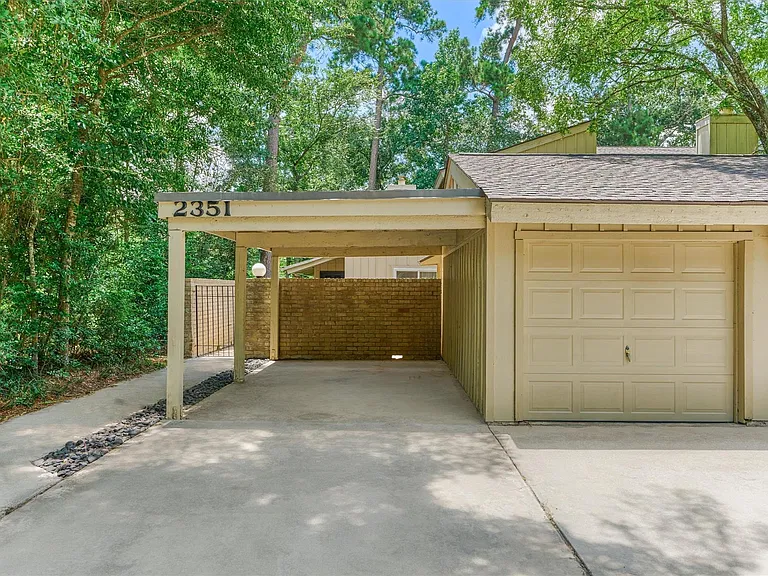 2351 W Settlers Way — Photo 2
