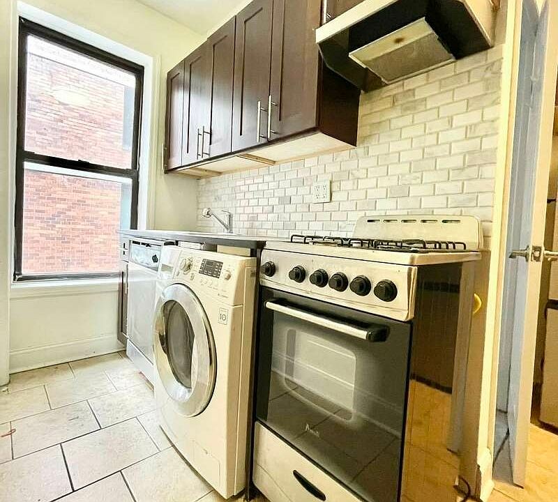 1st image of 512 E 80th St APT 15