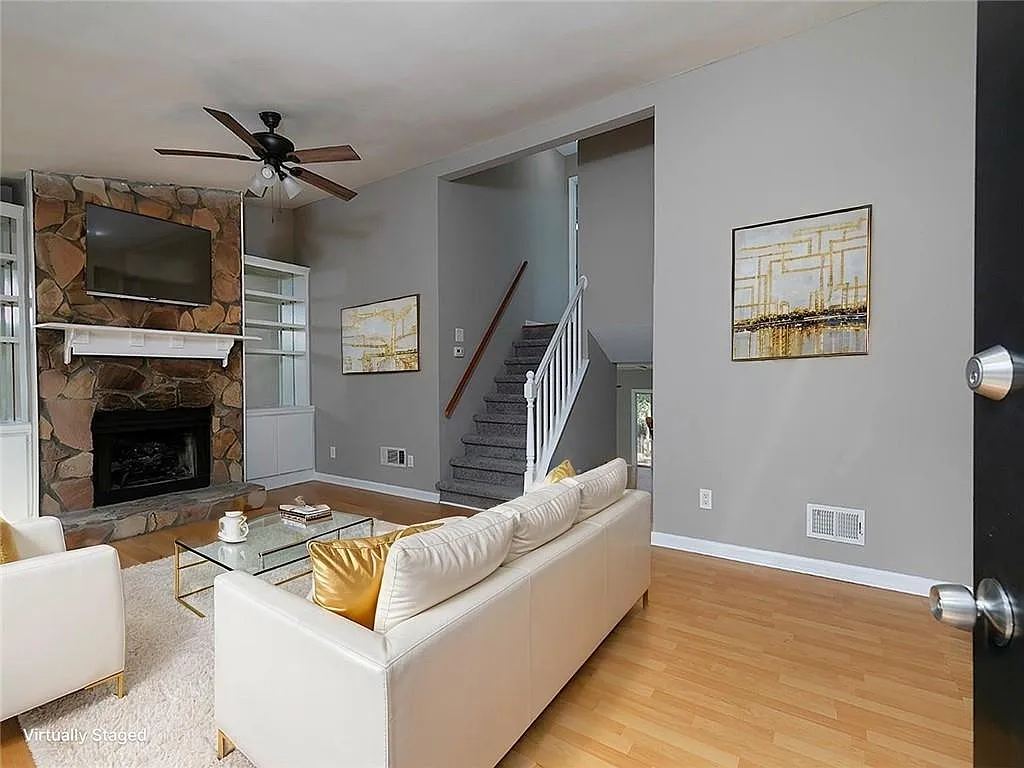 2 bed, 2.5 bath, 1419 sqft, $1,795 — Photo 3