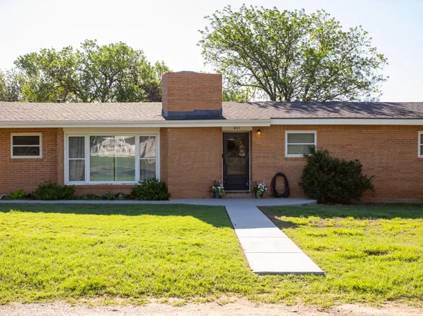 621 S McLean St, Clarendon, TX 79226