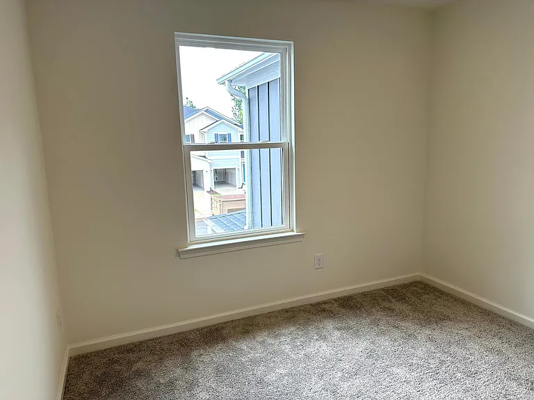 195 Parker Ln — Photo 19