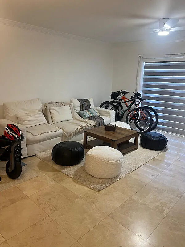1 bed, 1.5 bath, 830 sqft, $2,390 — Photo 2