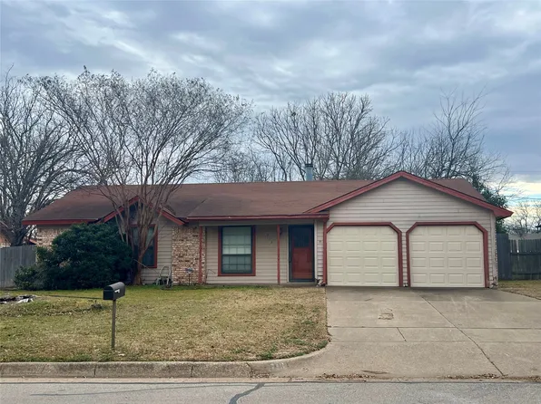 713 Vaughn Dr, Burleson, TX 76028