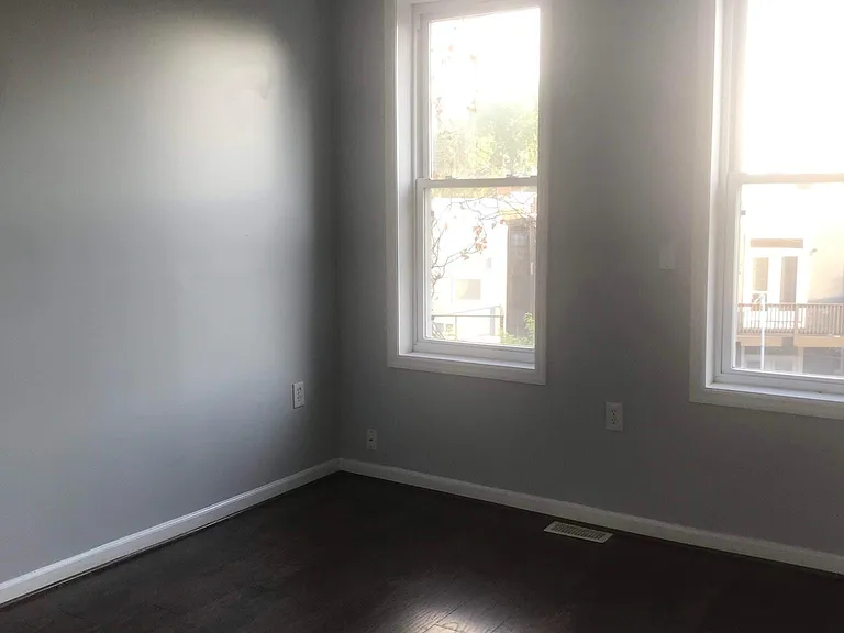523 Florida Ave NE #1 — Photo 8