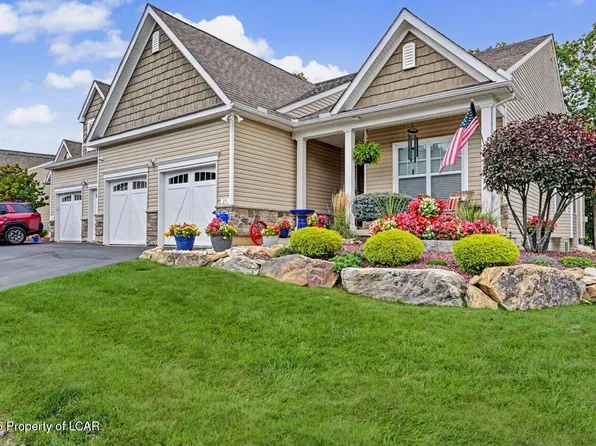 25 Reserve Dr, Drums, PA 18222