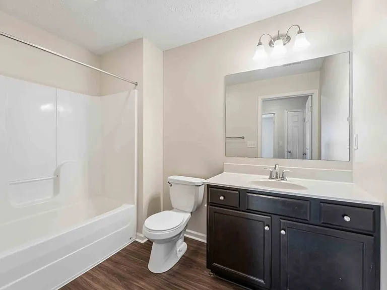 Auburn Creek Apartment Homes — Photo 14