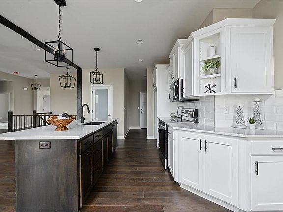5th image of 1308 NW Hickorywood Ct