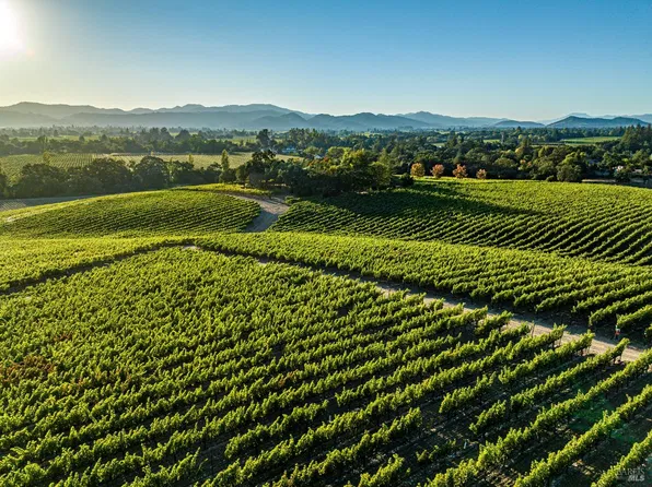 1095 Hardman Avenue, Napa, CA 94558