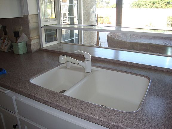 Integraded sink blends seamlessly to corian