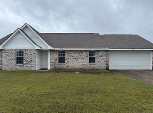2300 Paula Cir, Ocean Springs, MS 39564