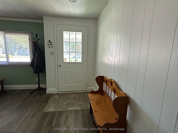 4th image of 11 Maple Ct