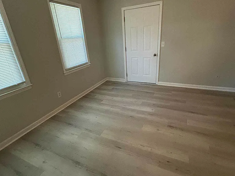 111 Arbor Rd — Photo 2