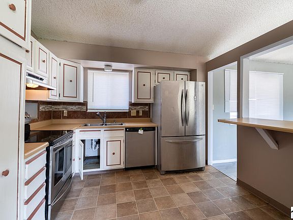 4th image of 37 Belvista Ct