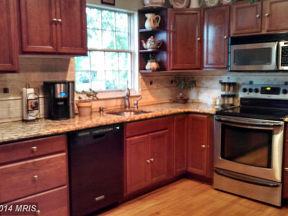 4th image of 8510 Hedgerow Ct
