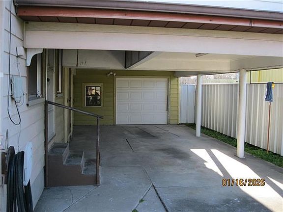 2nd image of 919 West Dr