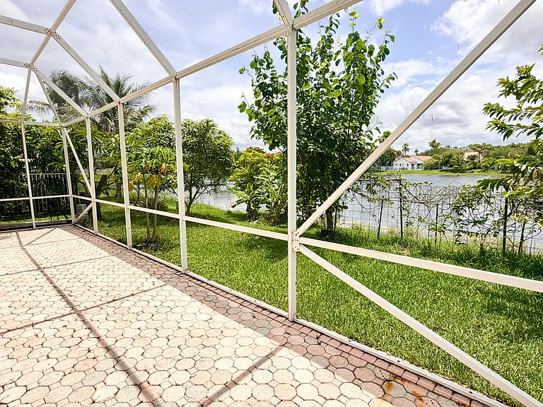 800 Stanton Dr — Photo 17