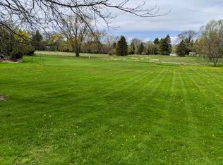 3 Acorn Dr, Hawthorn Woods, IL 60047